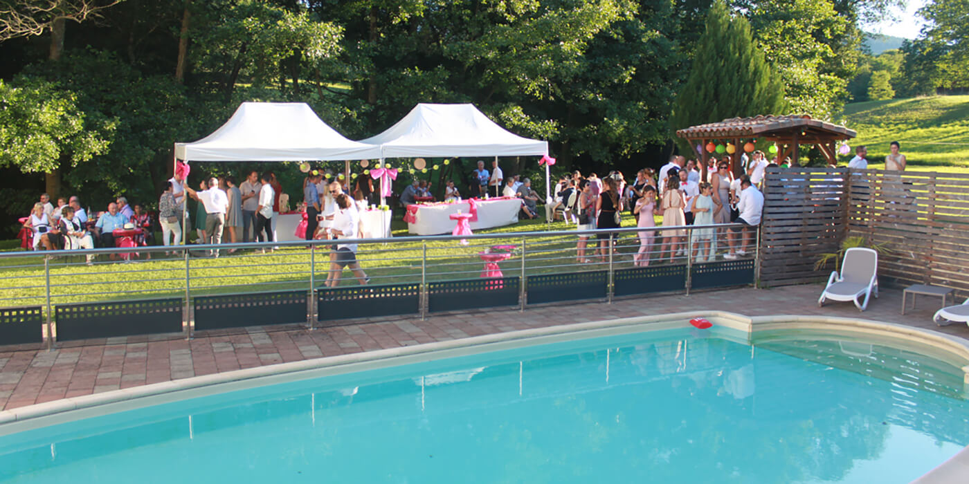 mariage au bord de la piscine